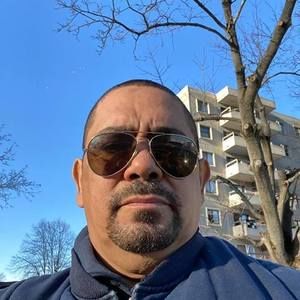 Meet your Posher, Ramon